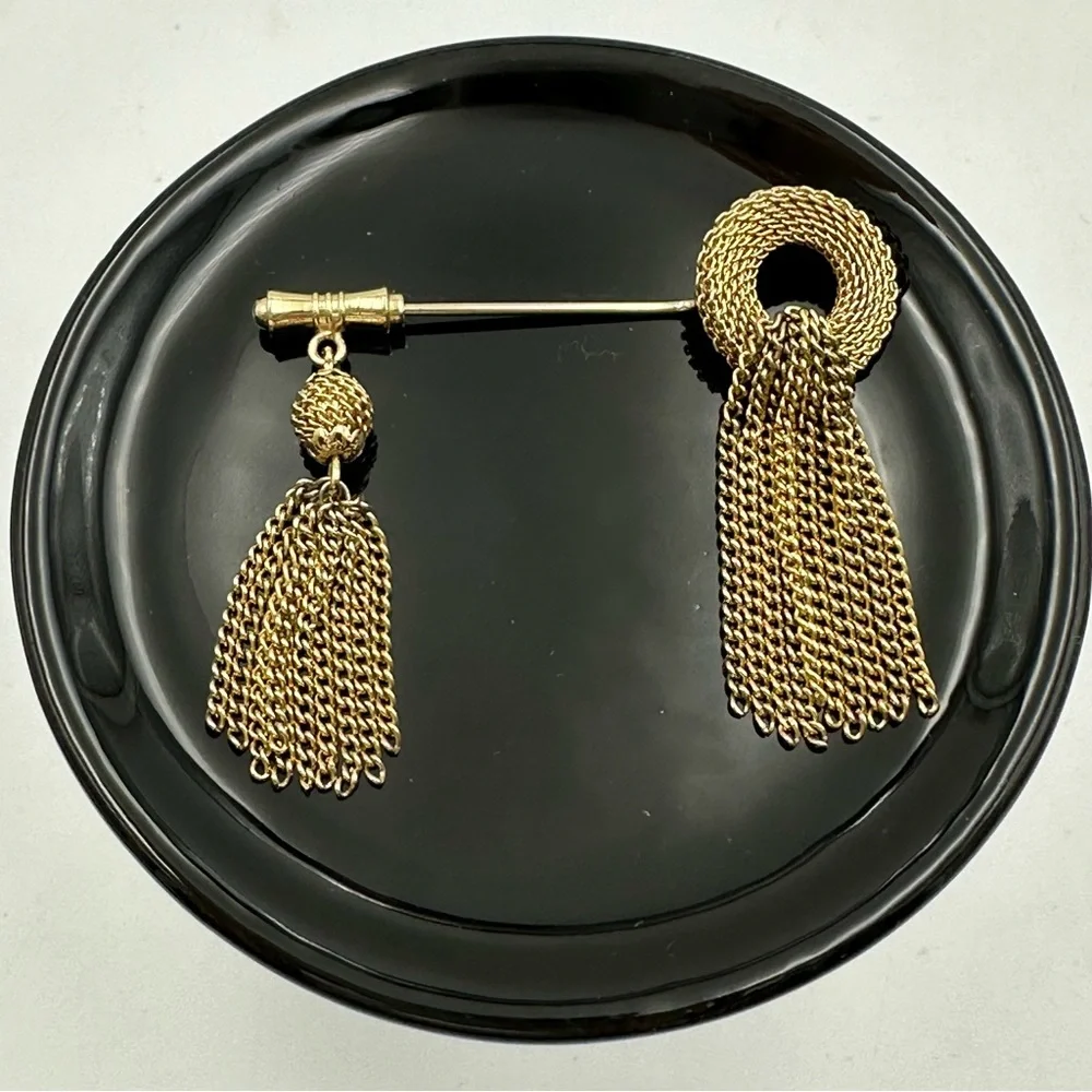 Vintage Caroline Emmons Tie 'n Tassel Gold Tone Jewelry Stick Pin Brooch